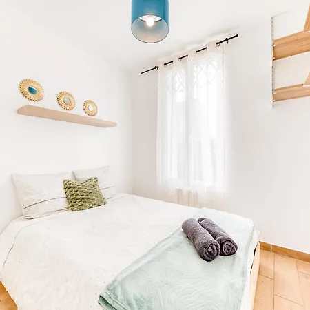 Апартаменты Cosy T2 Proche & Paris Confort Et Calme *